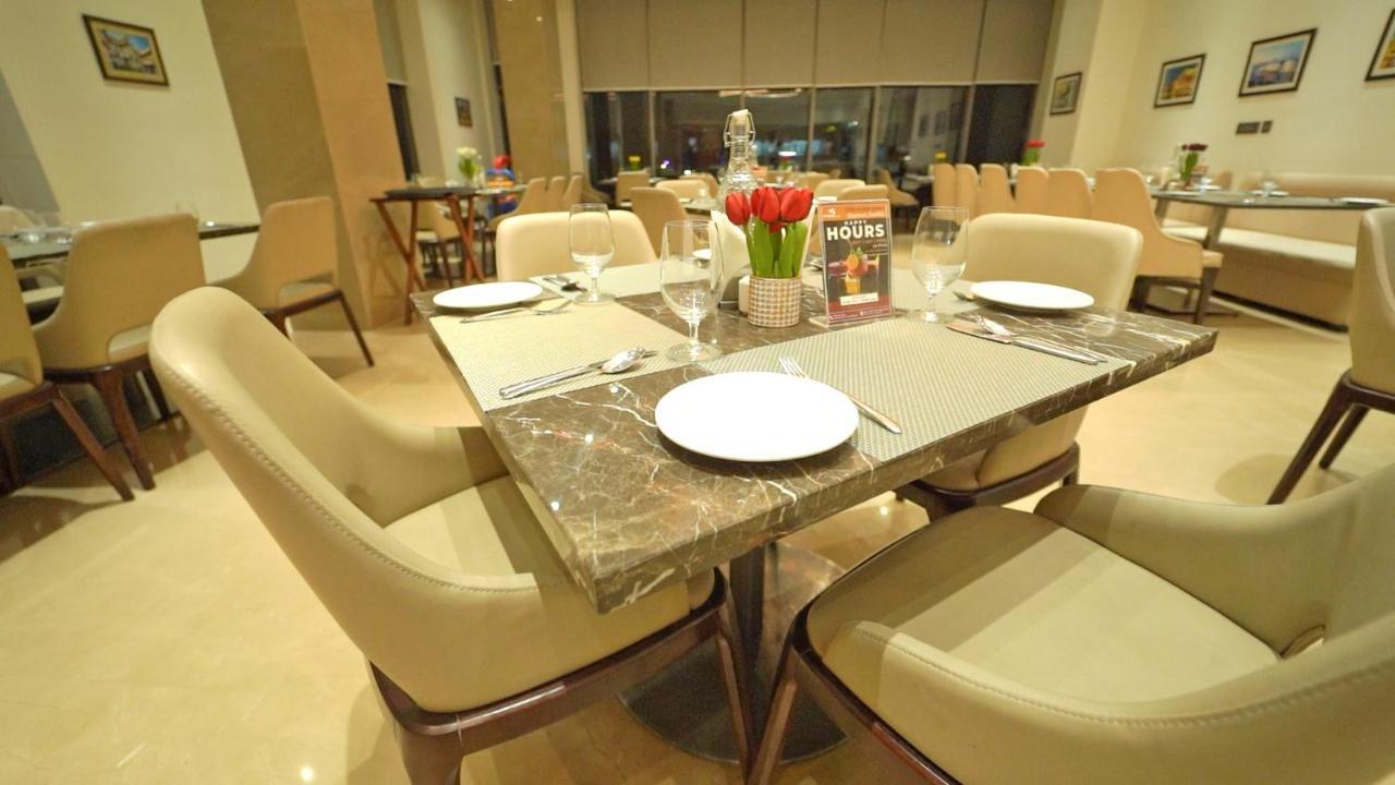 Pride Hotel อุเดเปอร์ ภายนอก รูปภาพ