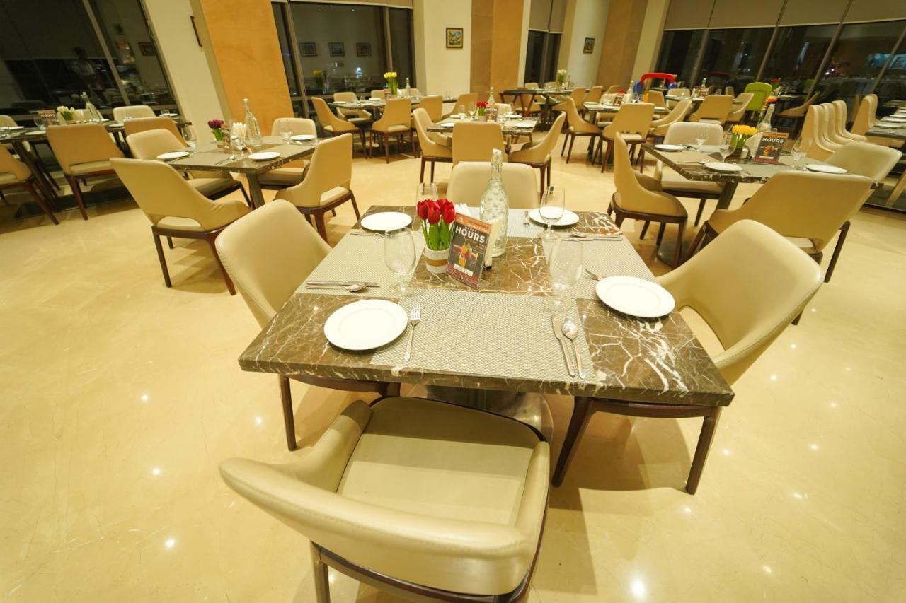 Pride Hotel อุเดเปอร์ ภายนอก รูปภาพ
