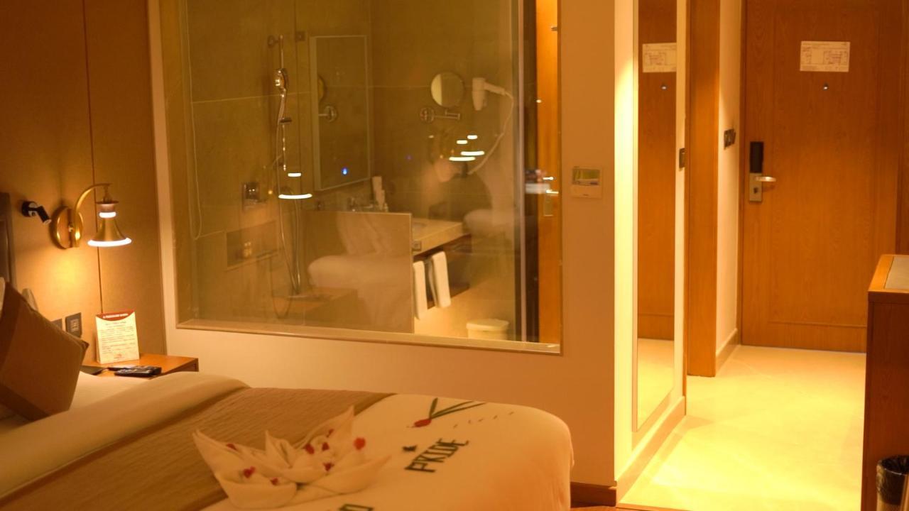 Pride Hotel อุเดเปอร์ ภายนอก รูปภาพ