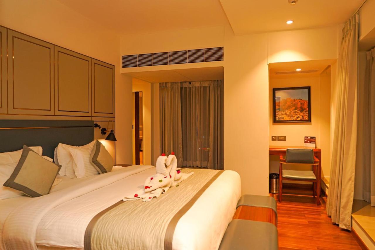 Pride Hotel อุเดเปอร์ ภายนอก รูปภาพ