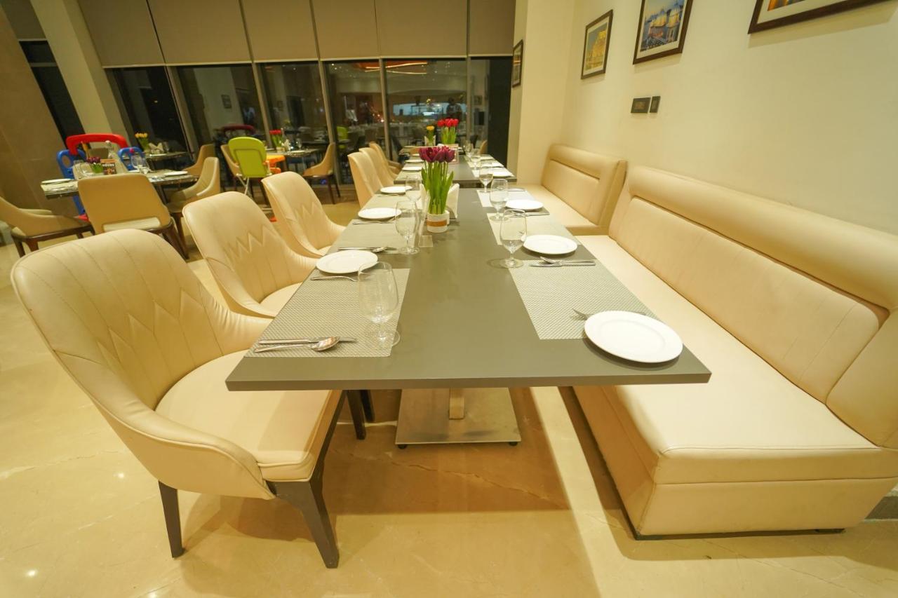 Pride Hotel อุเดเปอร์ ภายนอก รูปภาพ